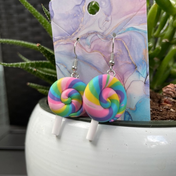 adorable lollipop earrings - Picture 3 of 4